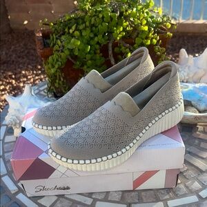 NIB Skechers Women's Wilshire - BLVD,TPE,9M